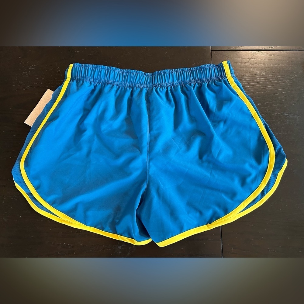 Nike dri-fit shorts - Picture 2 of 3